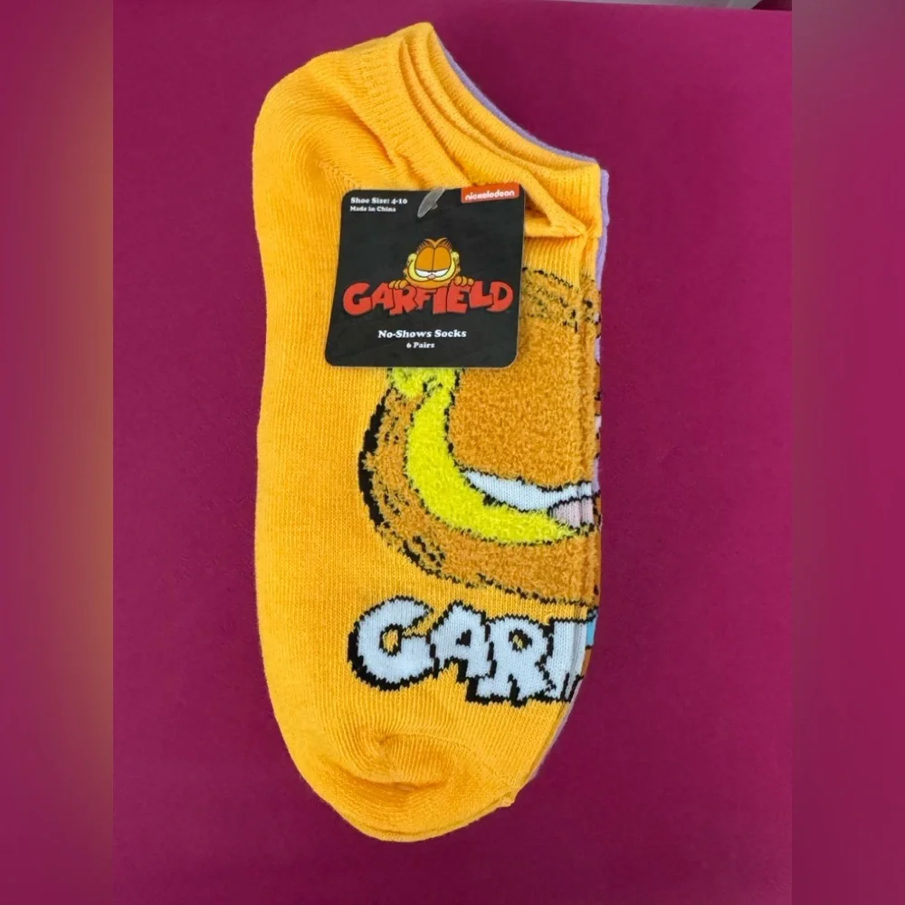 Nickelodeon Woman’s  6 Pair Garfield  No Show Socks      Shoe Size 4-10.    NWT
